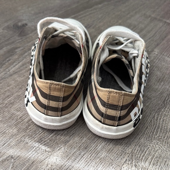 Burberry Check Sneakers with White and Black Details - Picture 4 of 5